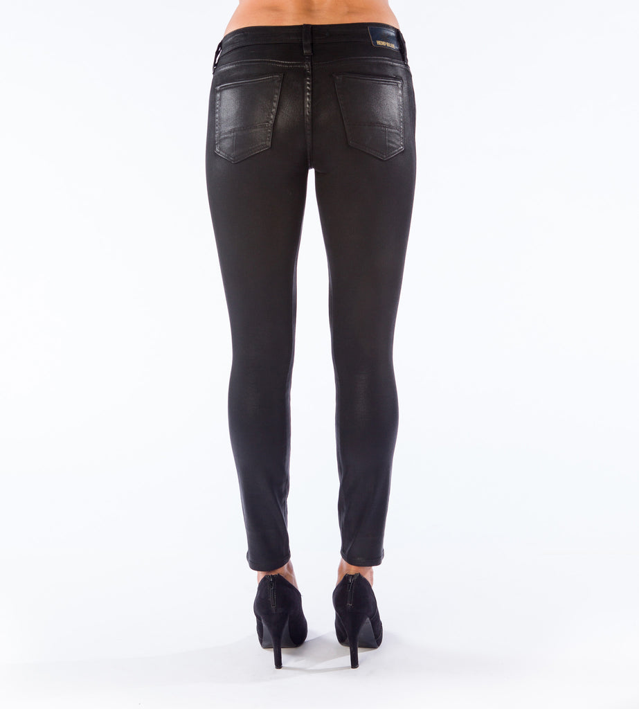 Women’s Skinny Fit Jeans – Coated Black